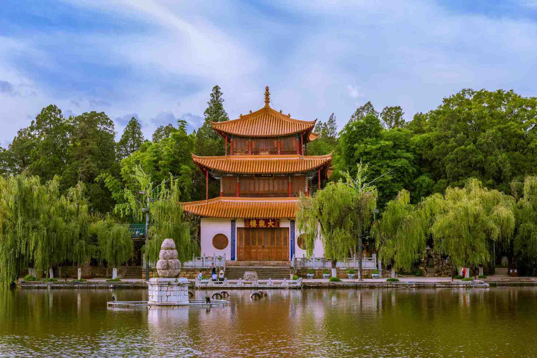 的正规公司你的云南之旅才安心警惕低价团陷阱！选择美盈这样(图2)